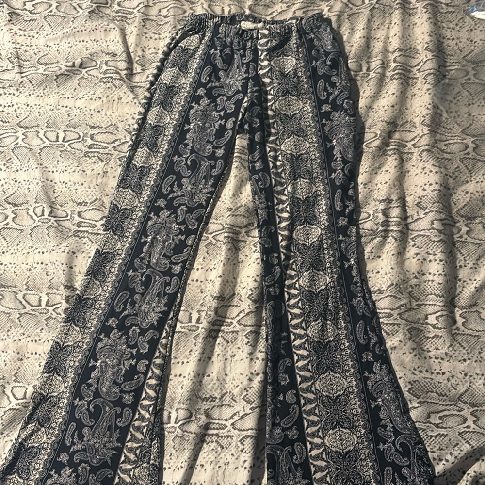 Girls Flared Print Low Rise Leggings